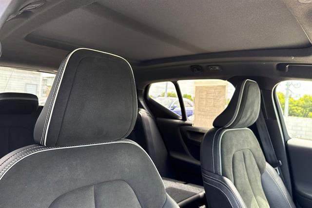 Used 2019 Volvo XC40 T5 R-Design AWD/4WD image 18