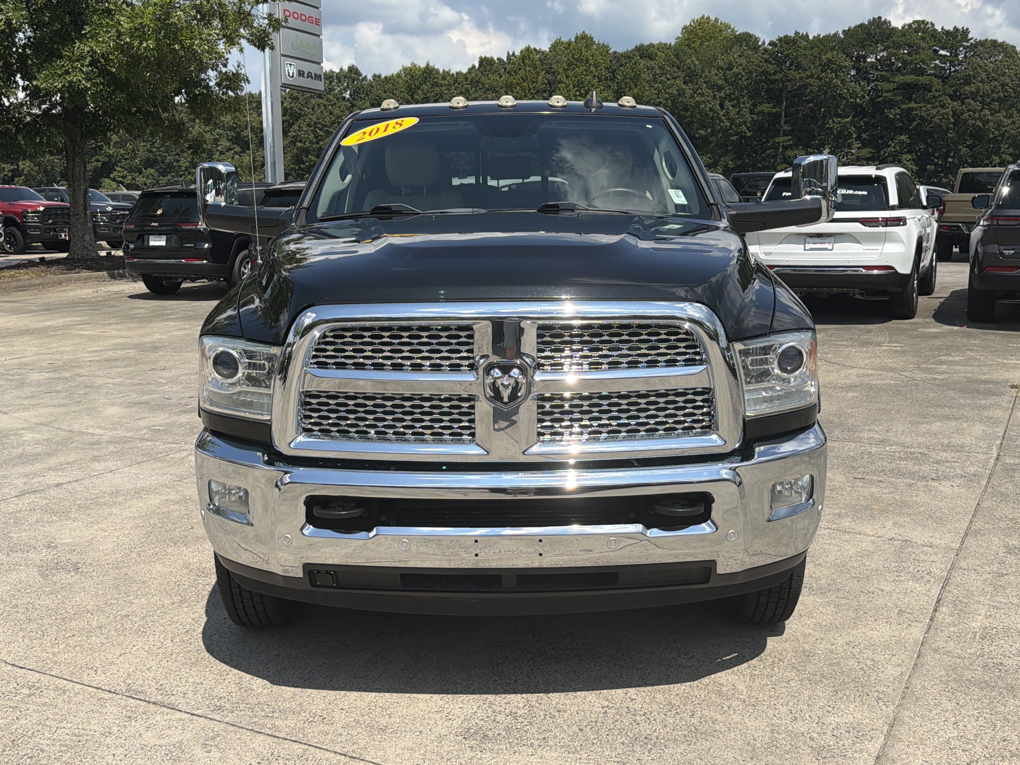 Used 2018 RAM 3500 Laramie w/ Convenience Group AWD/4WD image 2