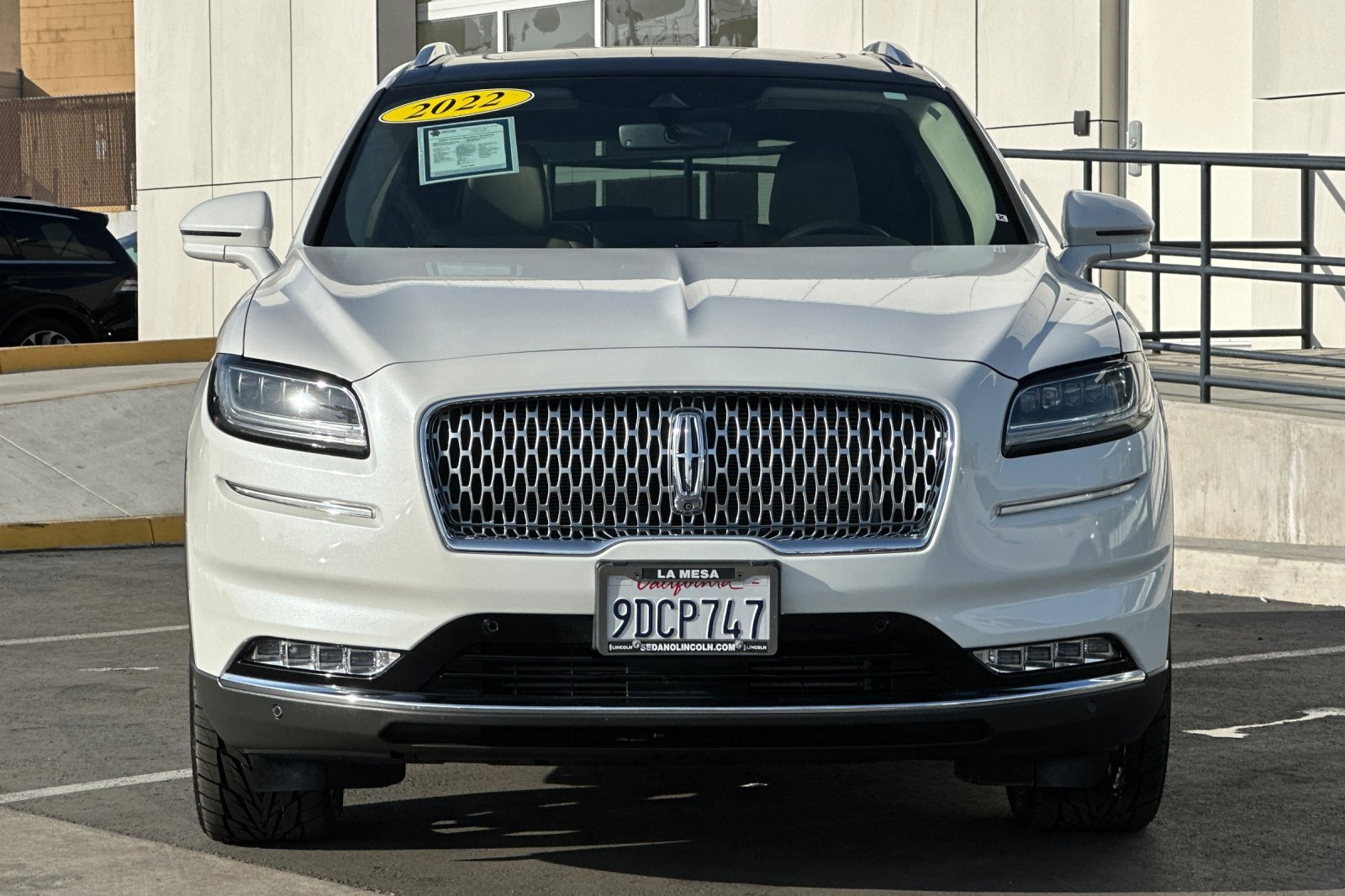 Used 2022 Lincoln Nautilus Reserve w/ Equipment Group 202A image 8