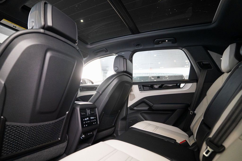 New 2026 Porsche Cayenne S AWD/4WD image 16