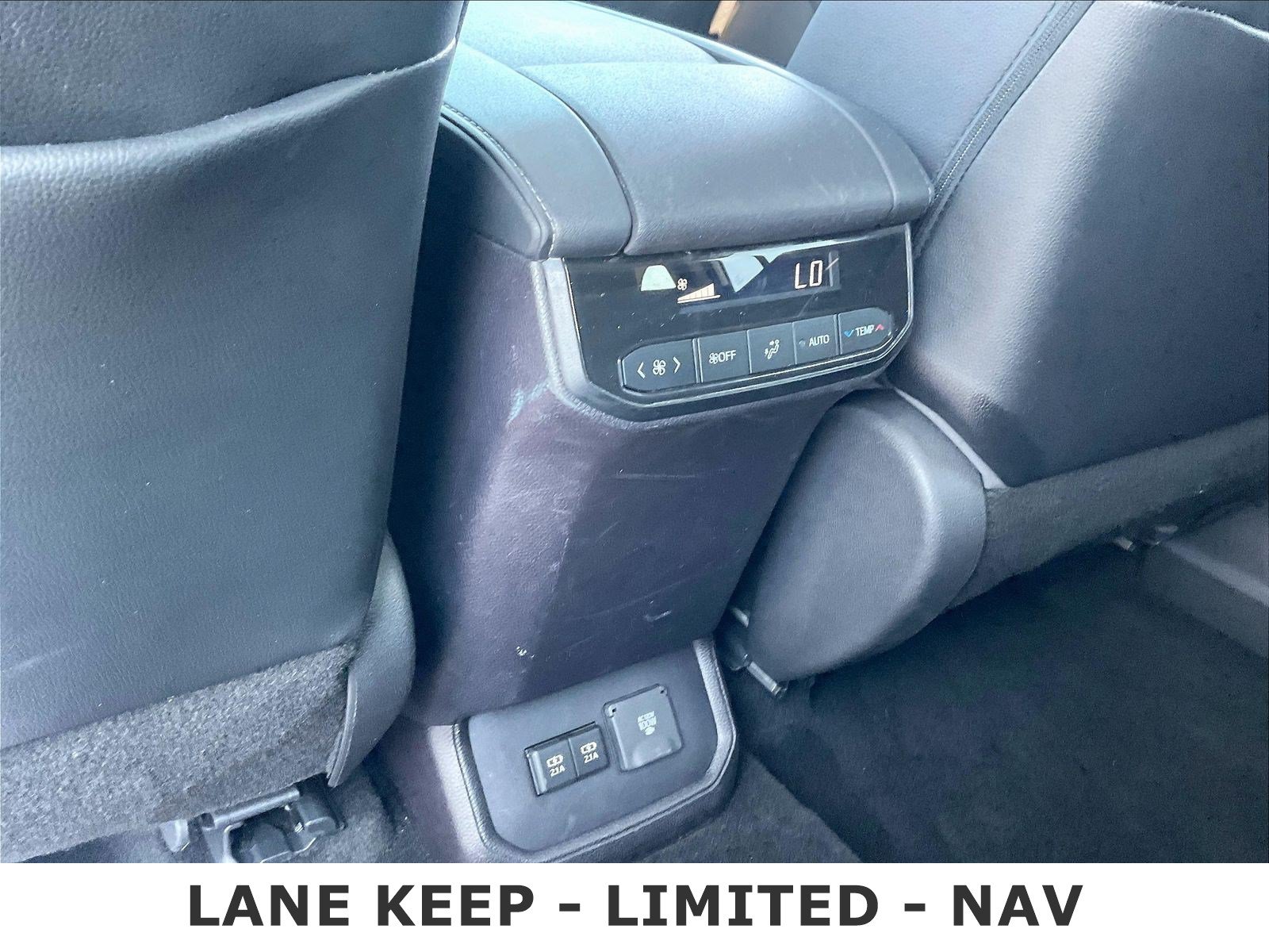 Used 2021 Toyota Highlander Limited AWD/4WD image 10