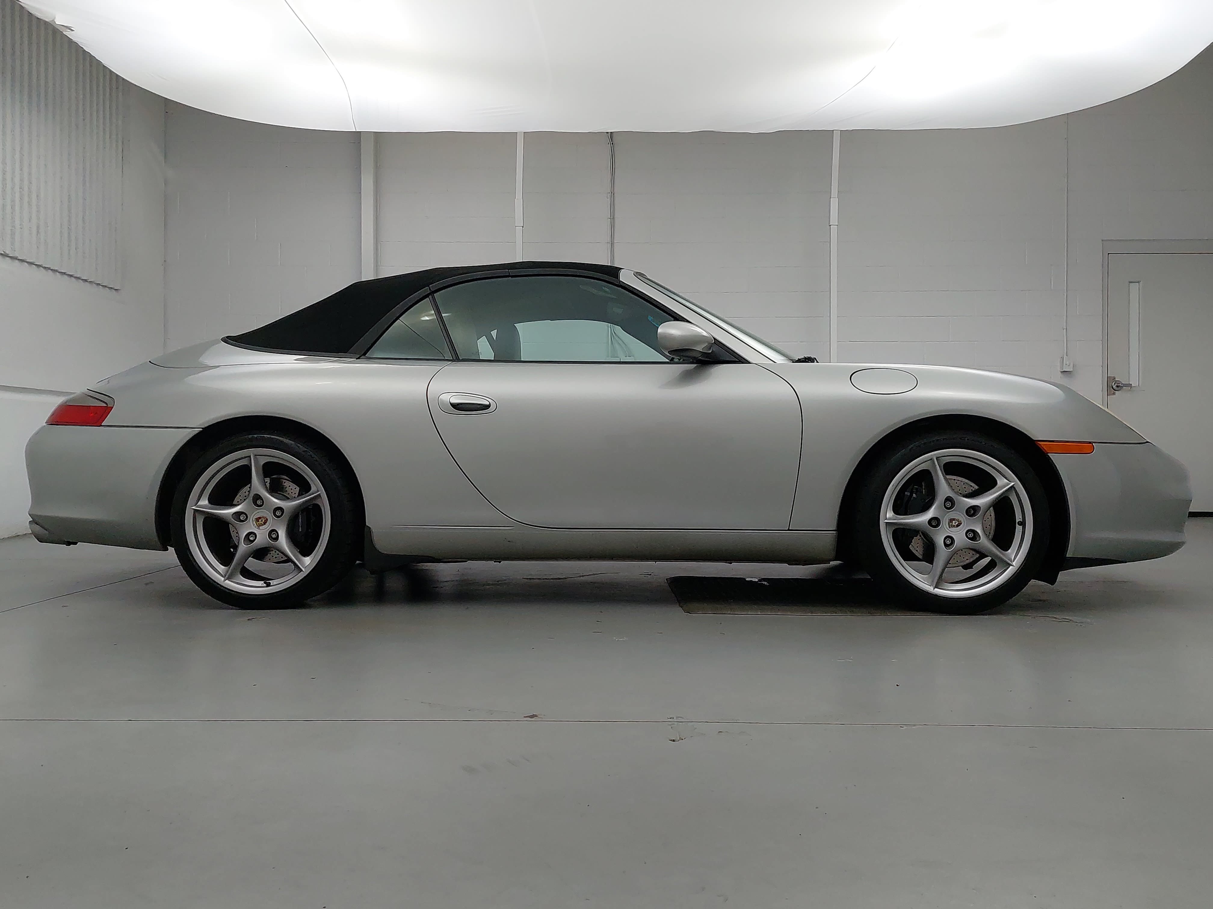 Used 2003 Porsche 911 Carrera RWD image 8