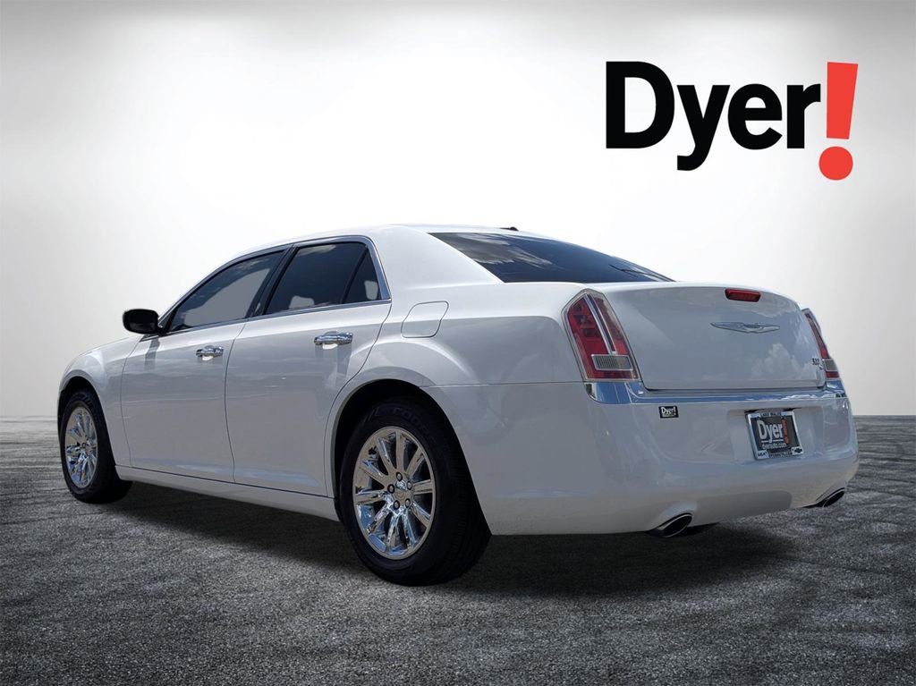 Used 2014 Chrysler 300 C RWD image 9