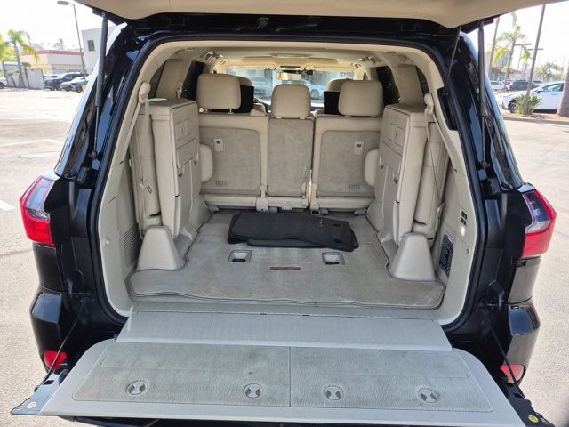 Used 2017 Lexus LX 570 4WD w/ Luxury Package image 32