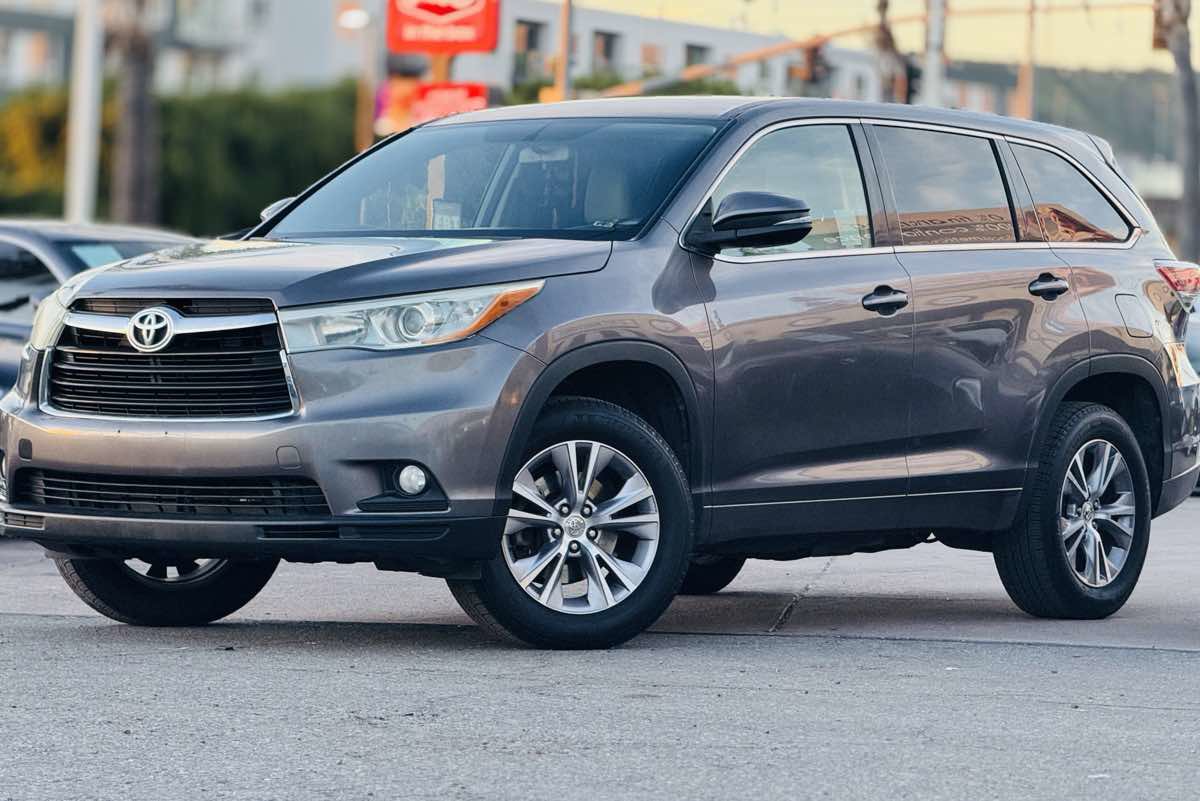 Used 2015 Toyota Highlander Plus image 1