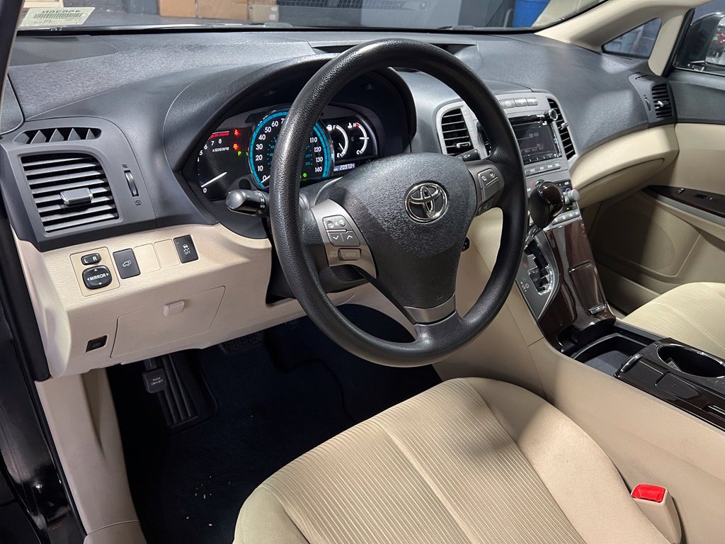 Used 2010 Toyota Venza AWD image 13