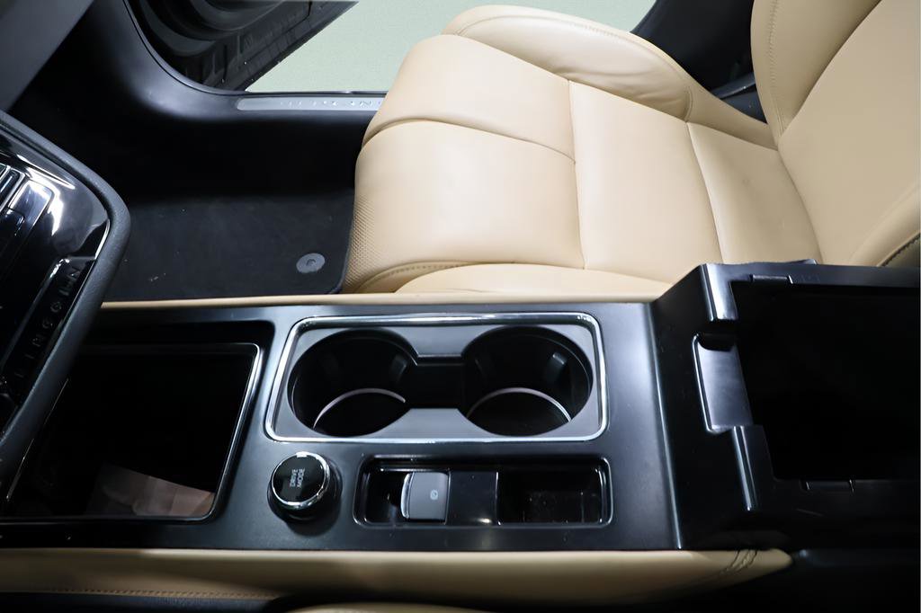 Used 2021 Lincoln Corsair Reserve w/ Equipment Group 201A image 20