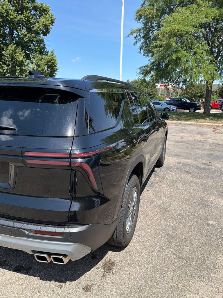 Used 2026 Chevrolet Traverse LT AWD/4WD image 10