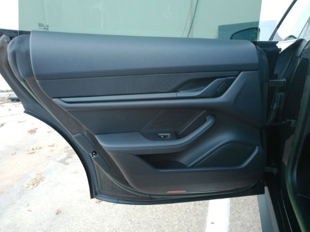 Used 2023 Porsche Taycan image 16