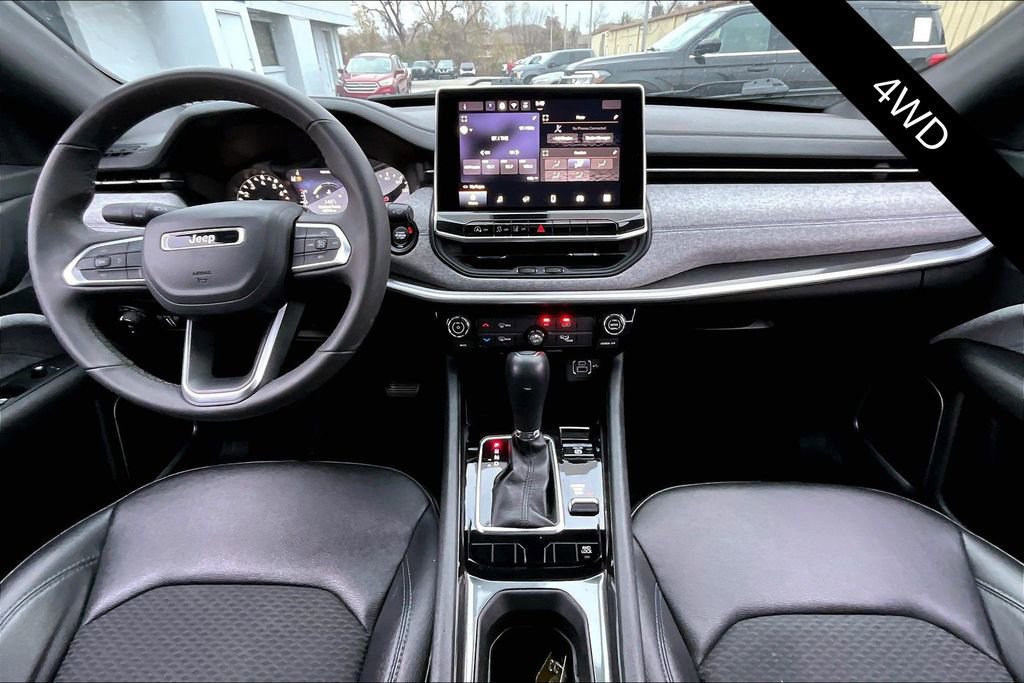 Used 2024 Jeep Compass Latitude image 7