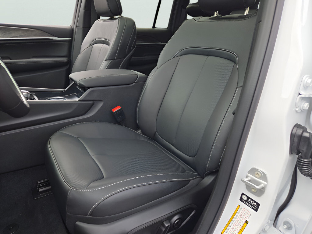 New 2027 Jeep Grand Cherokee Limited AWD/4WD image 28