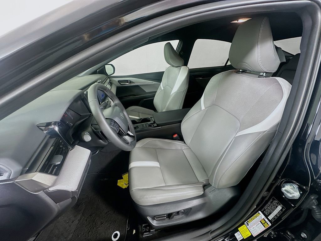 Certified 2025 Toyota Camry SE image 21