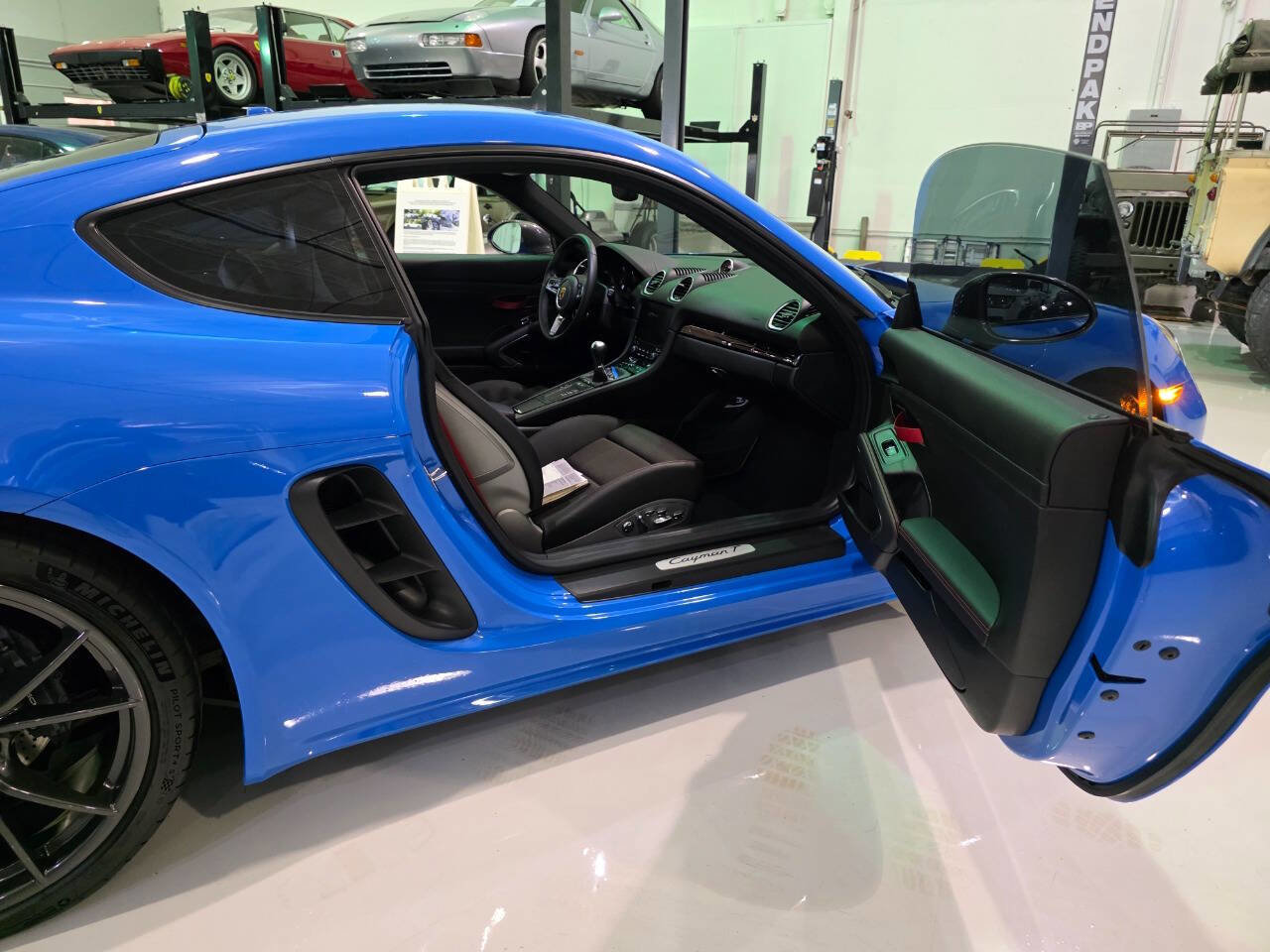 Used 2023 Porsche 718 Cayman w/ Premium Package RWD image 72