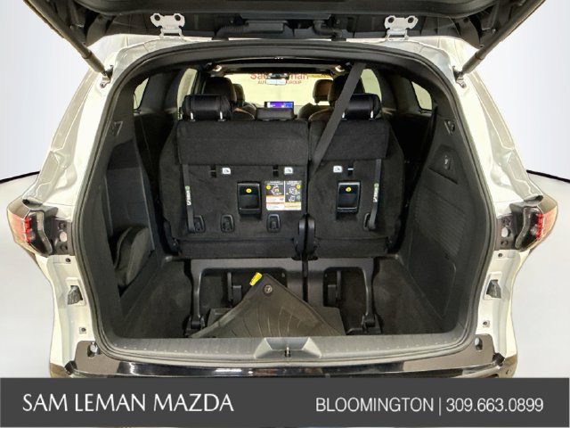 Used 2025 Toyota Sienna Platinum AWD/4WD image 28