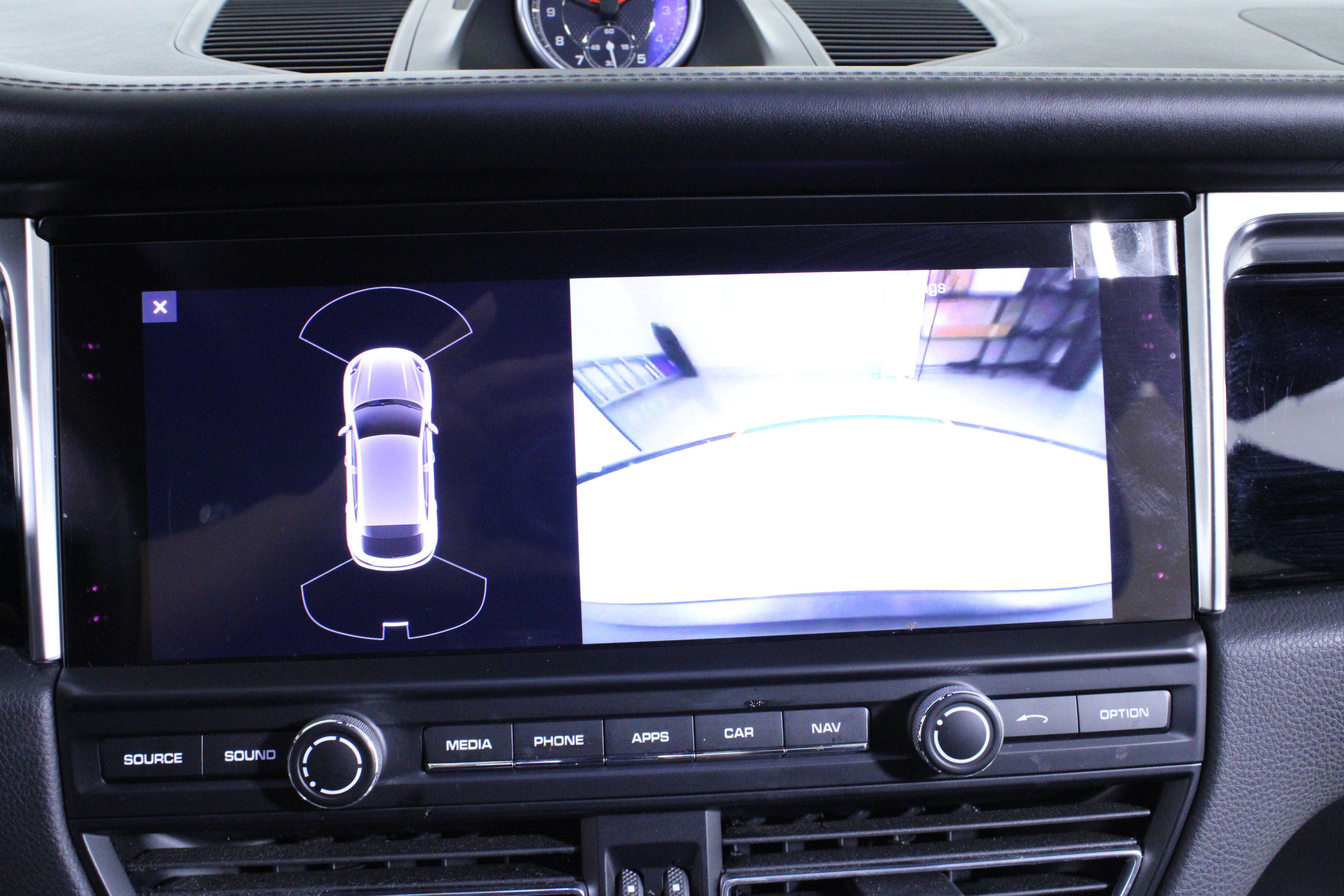 Used 2020 Porsche Macan image 26