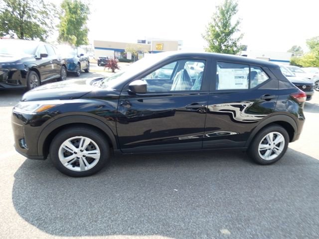 New 2025 Nissan Kicks Play S image 6