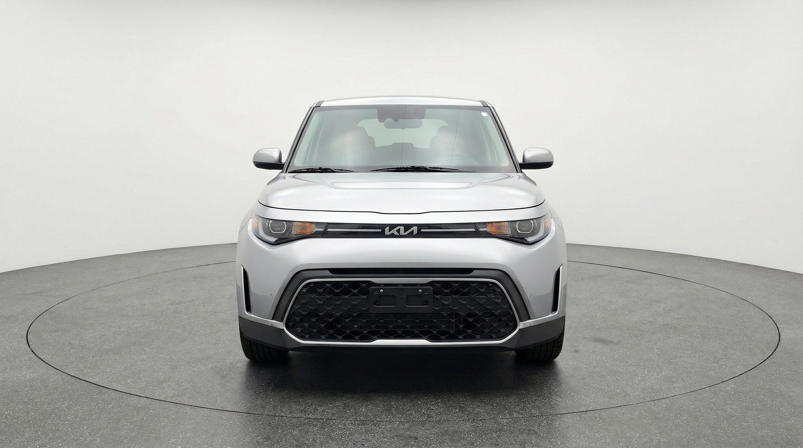 Used 2025 Kia Soul LX w/ LX Technology Package FWD image 2