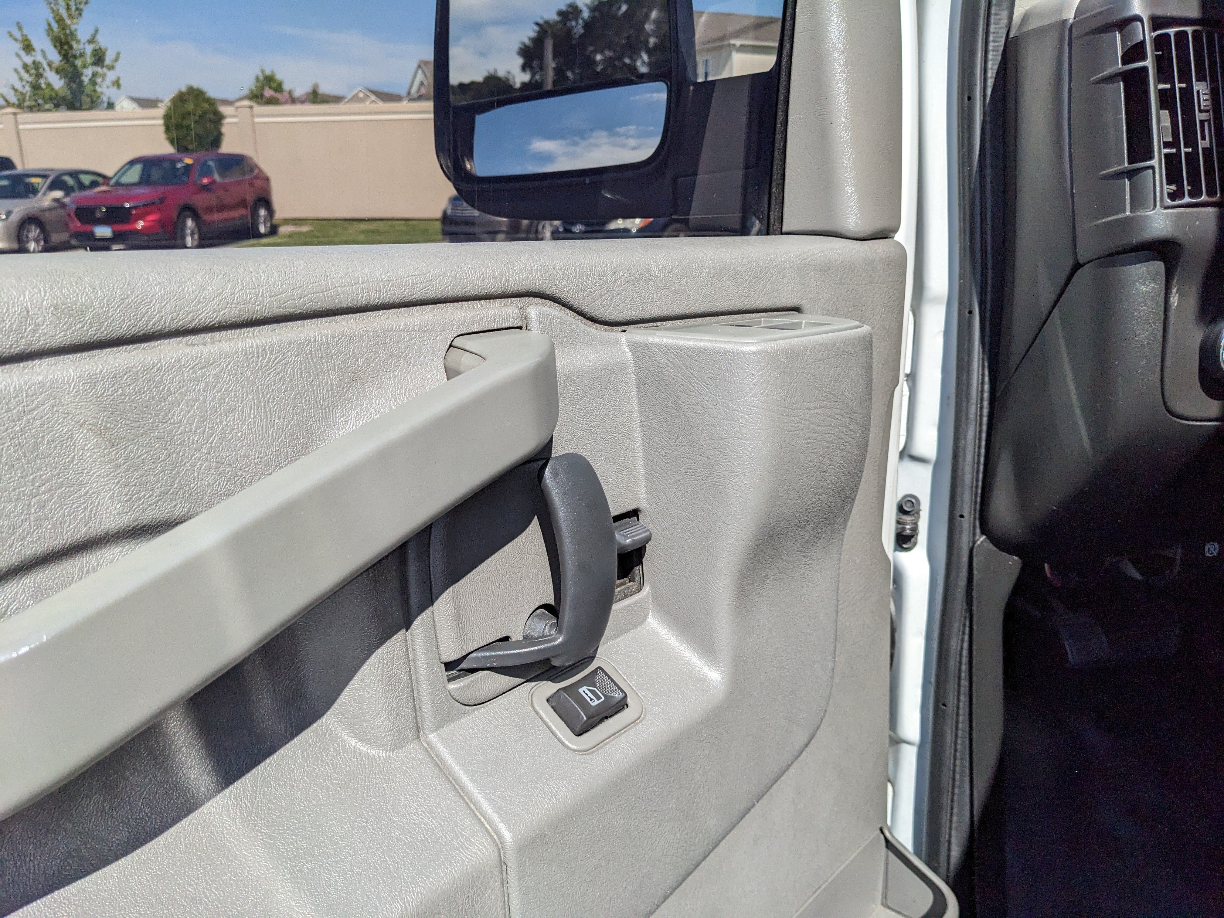 Used 2019 Chevrolet Express 2500 RWD image 22