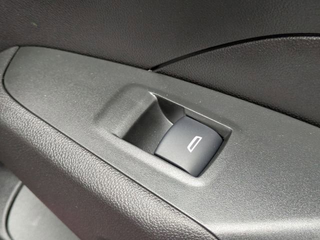 New 2026 Chevrolet Trax RS w/ Sunroof Package image 31