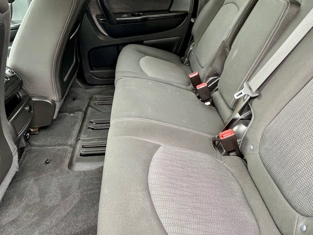 Used 2017 Chevrolet Traverse LT image 11