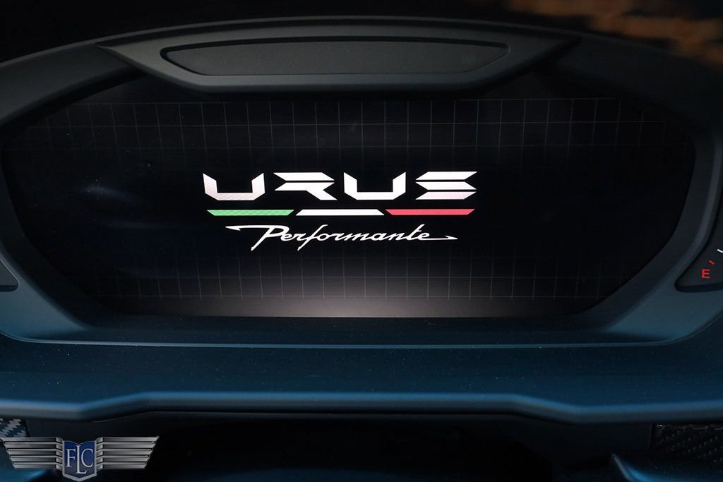 Used 2024 Lamborghini Urus Performante AWD/4WD image 43