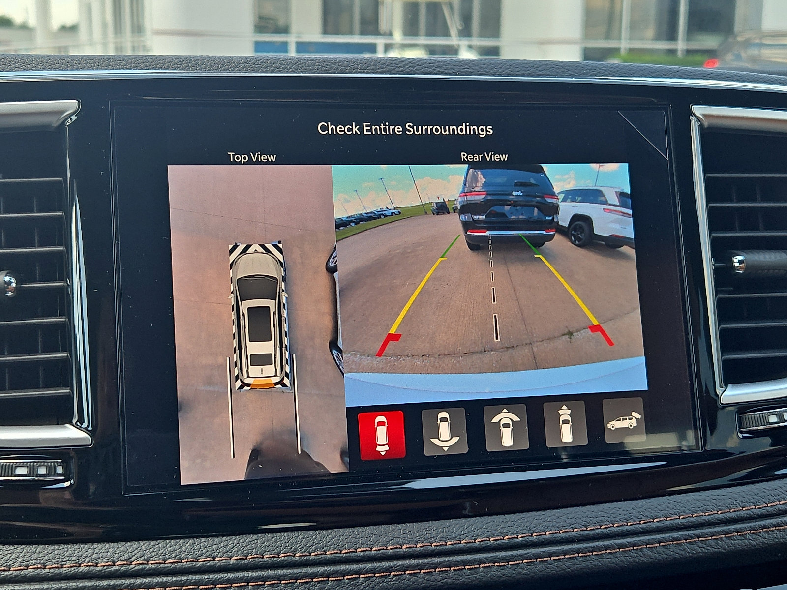 New 2026 Chrysler Pacifica Pinnacle image 13