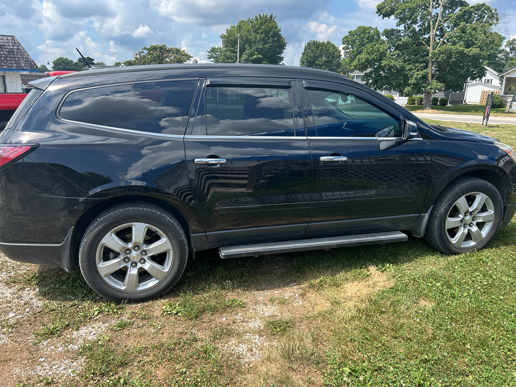 Used 2017 Chevrolet Traverse LT w/ Style and Technology Package FWD image 8