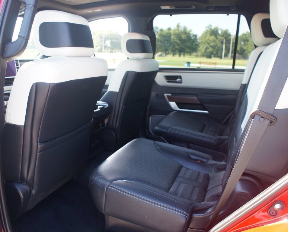 Used 2025 Toyota Sequoia Capstone AWD/4WD image 15