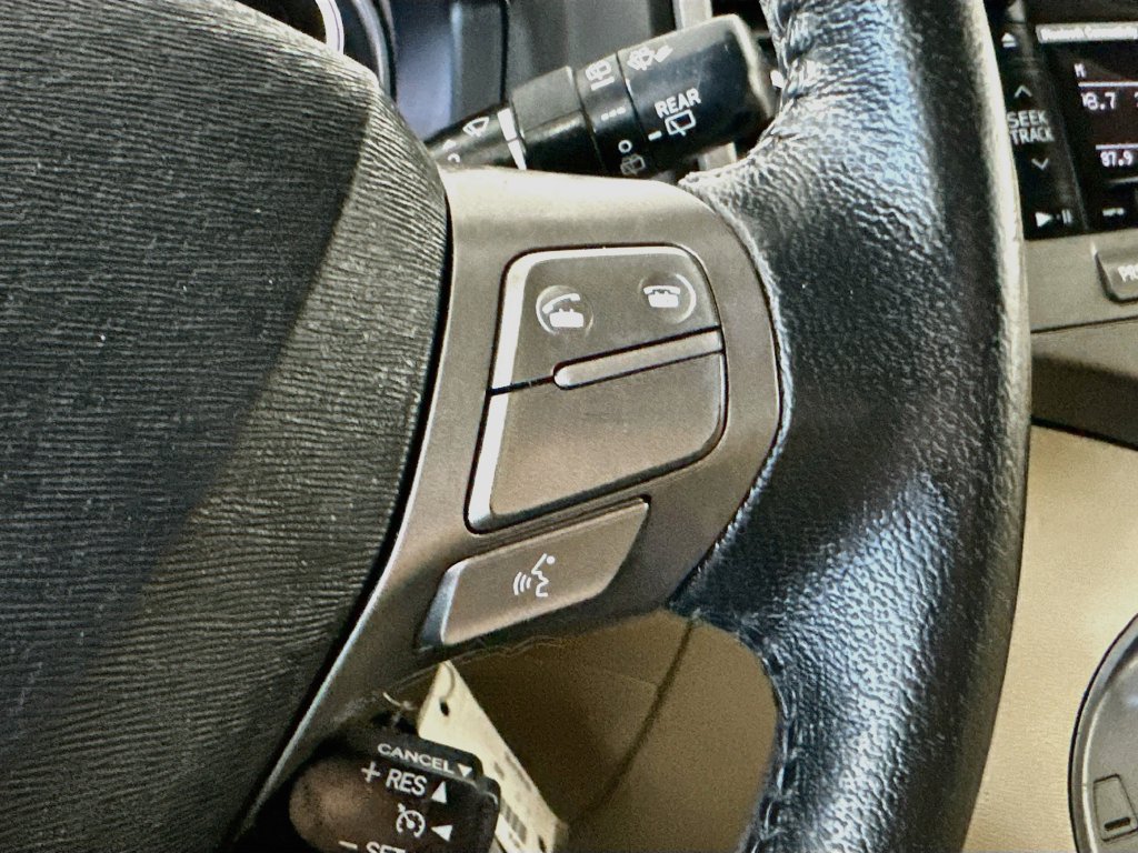 Used 2011 Toyota Venza w/ Leather Pkg FWD image 25