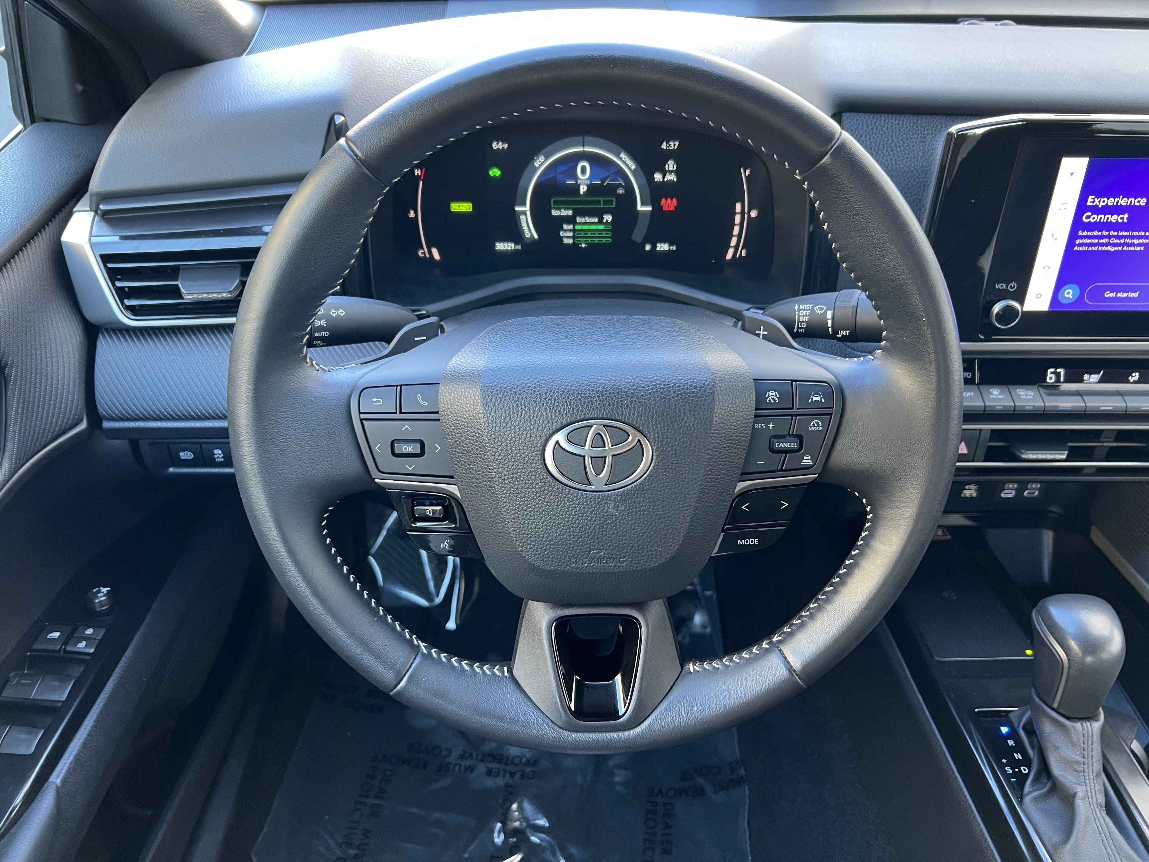 Used 2025 Toyota Camry SE FWD image 25