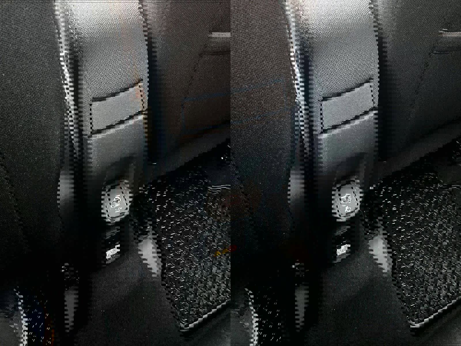 Used 2020 Jeep Renegade Latitude w/ Cold Weather Group AWD/4WD image 27