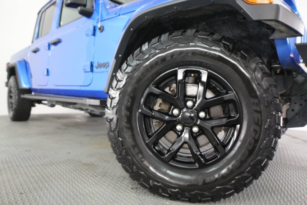 Used 2023 Jeep Gladiator Sport AWD/4WD image 17