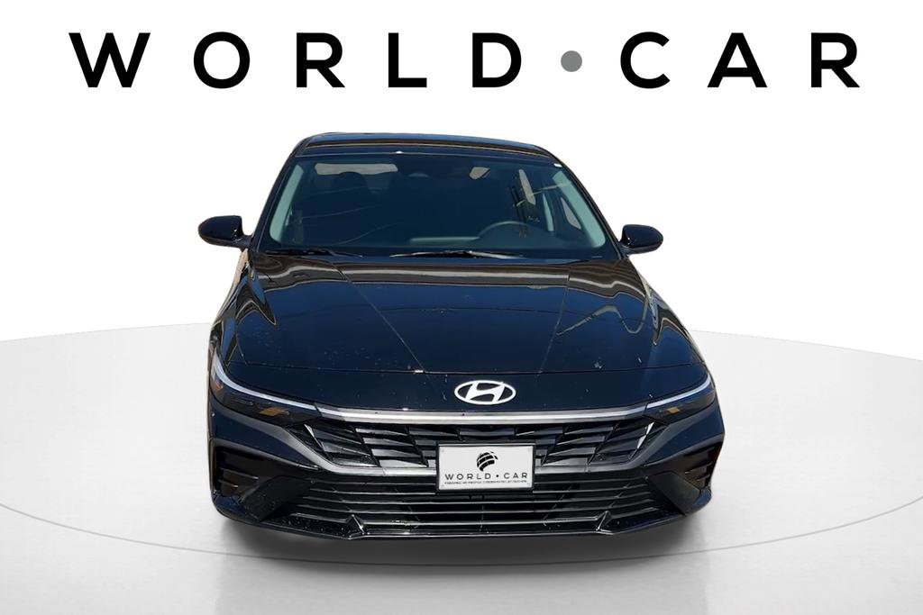 Certified 2025 Hyundai Elantra SE image 8