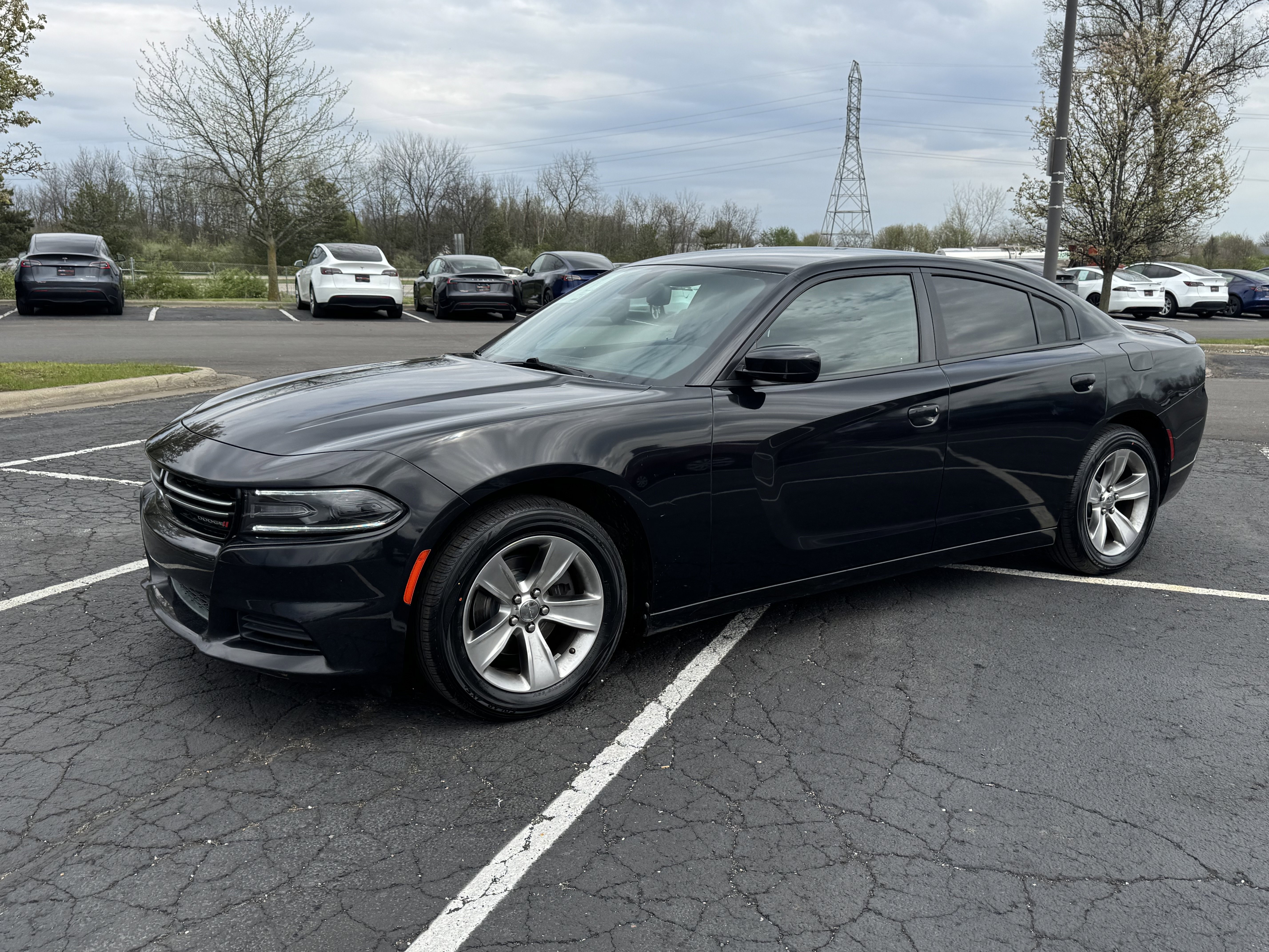 Used 2015 Dodge Charger SE w/ Sport Appearance Group image 29