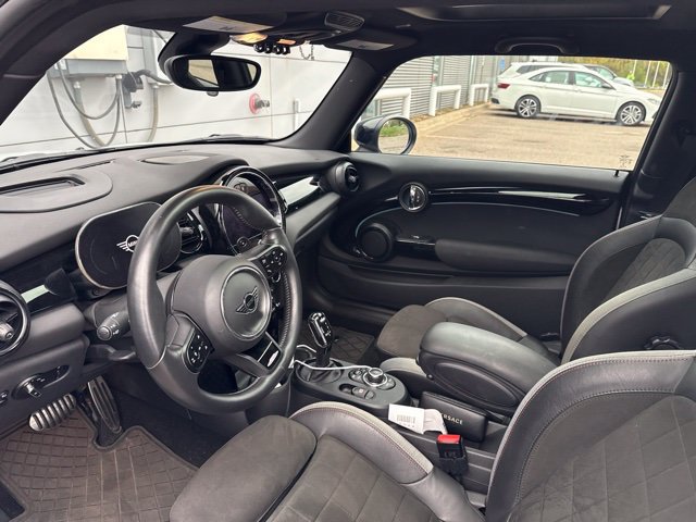 Used 2022 MINI Cooper John Cooper Works w/ Driver Assistance Package FWD image 21