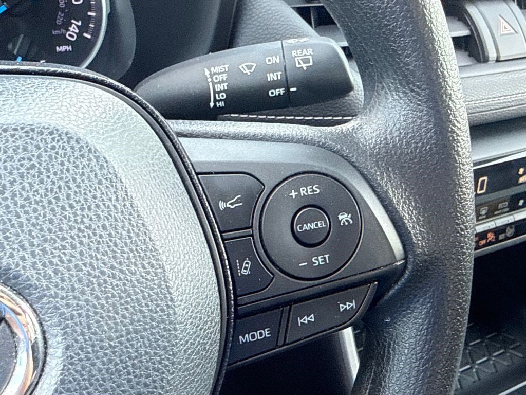 Used 2019 Toyota RAV4 LE w/ Carpet Mat Package AWD/4WD image 23