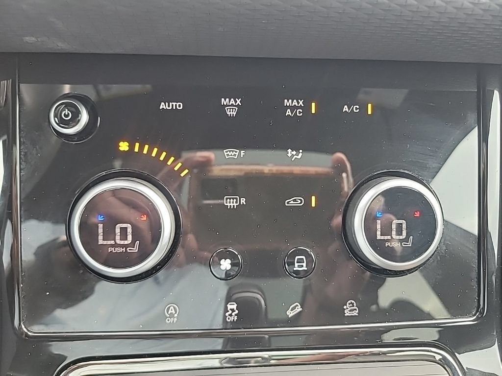 Used 2023 Land Rover Range Rover Evoque R-Dynamic S AWD/4WD image 23