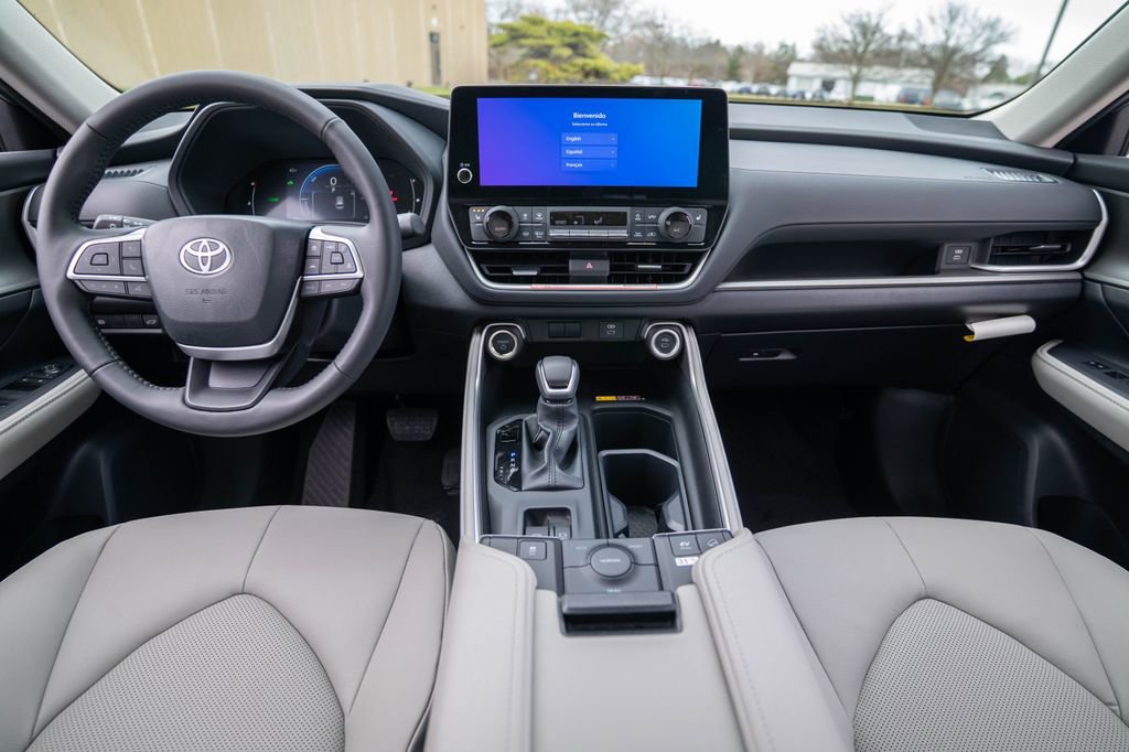 New 2026 Toyota Grand Highlander XLE image 13