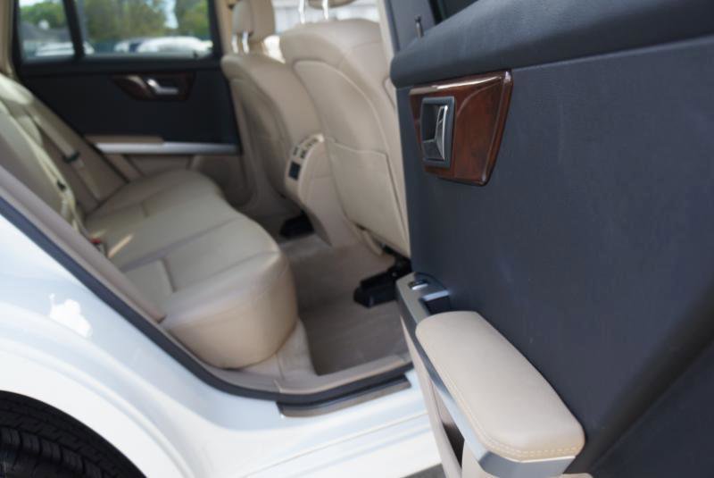 Used 2011 Mercedes-Benz GLK 350 2WD image 37