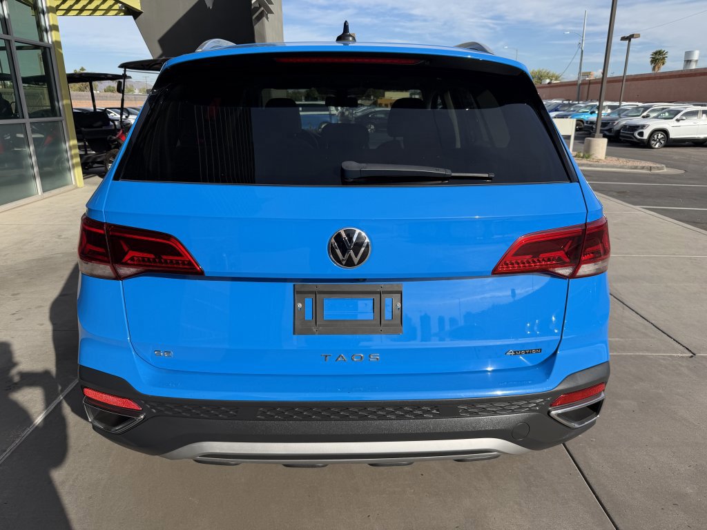 Used 2022 Volkswagen Taos SE w/ Panoramic Sunroof Package AWD/4WD image 13