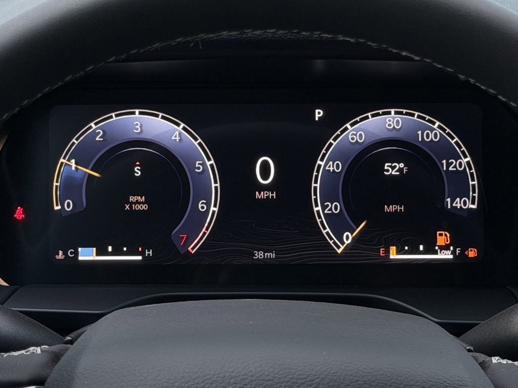 New 2025 Jeep Grand Cherokee Altitude image 13