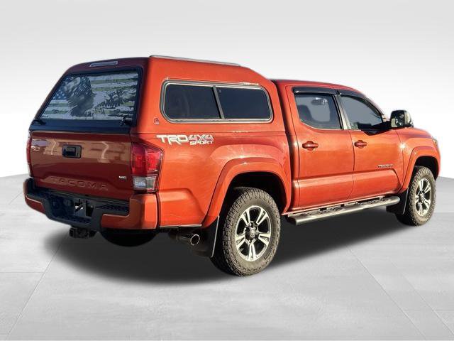 Used 2017 Toyota Tacoma TRD Sport w/ Tow Package (A/T) AWD/4WD image 4