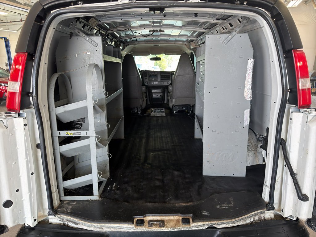Used 2018 Chevrolet Express 2500 w/ Driver Convenience Package RWD image 11