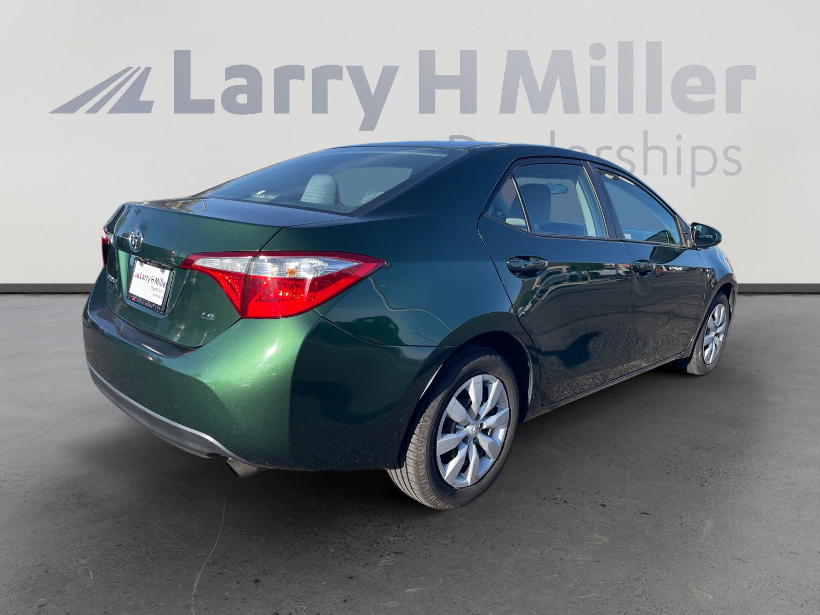 Used 2016 Toyota Corolla LE FWD image 5