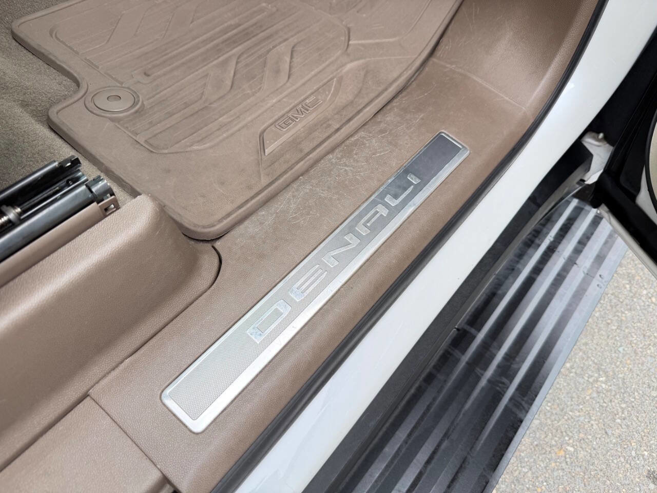 Used 2021 GMC Yukon XL Denali w/ Denali Ultimate Package image 29