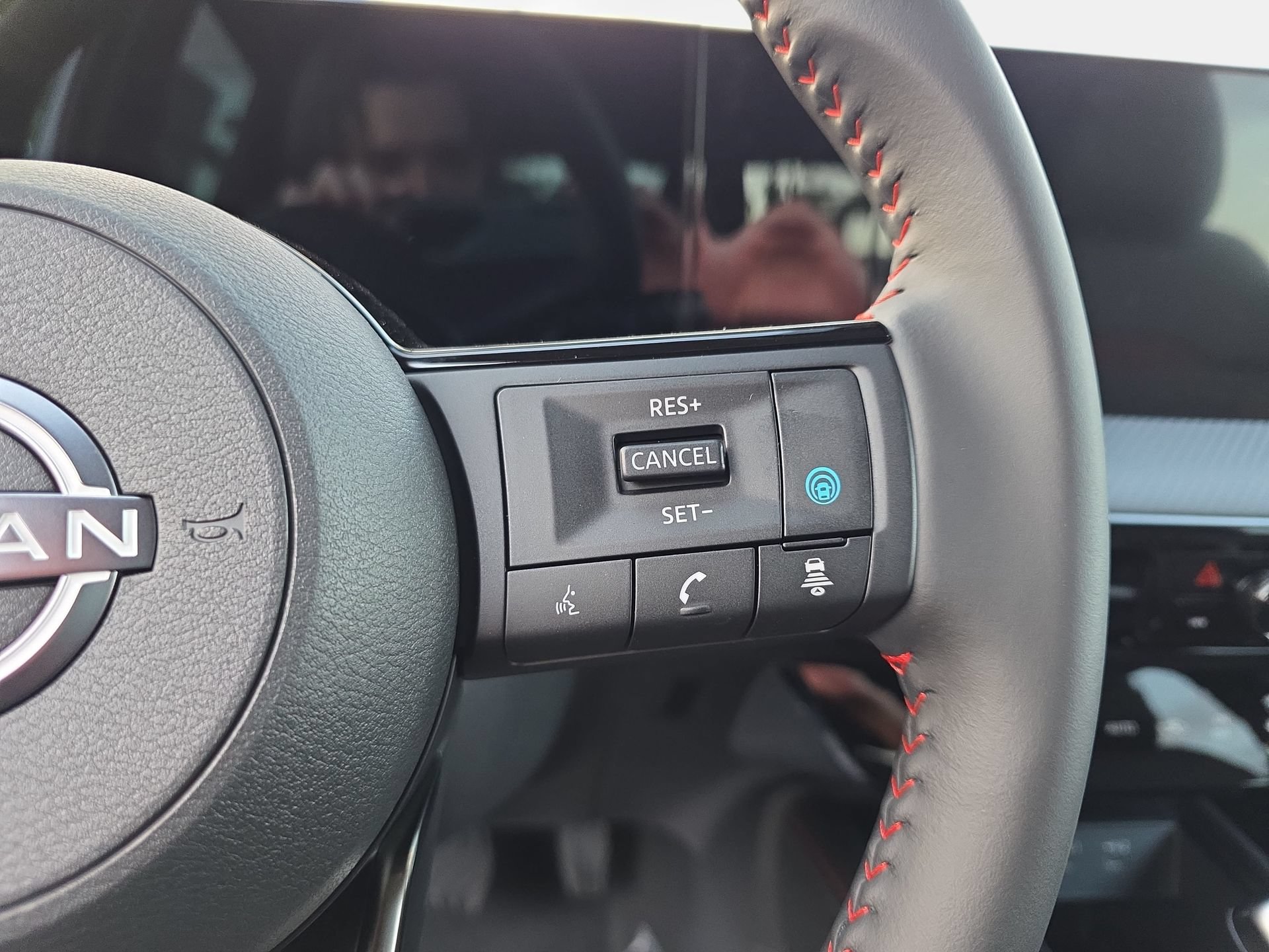 New 2026 Nissan Kicks SR FWD image 17