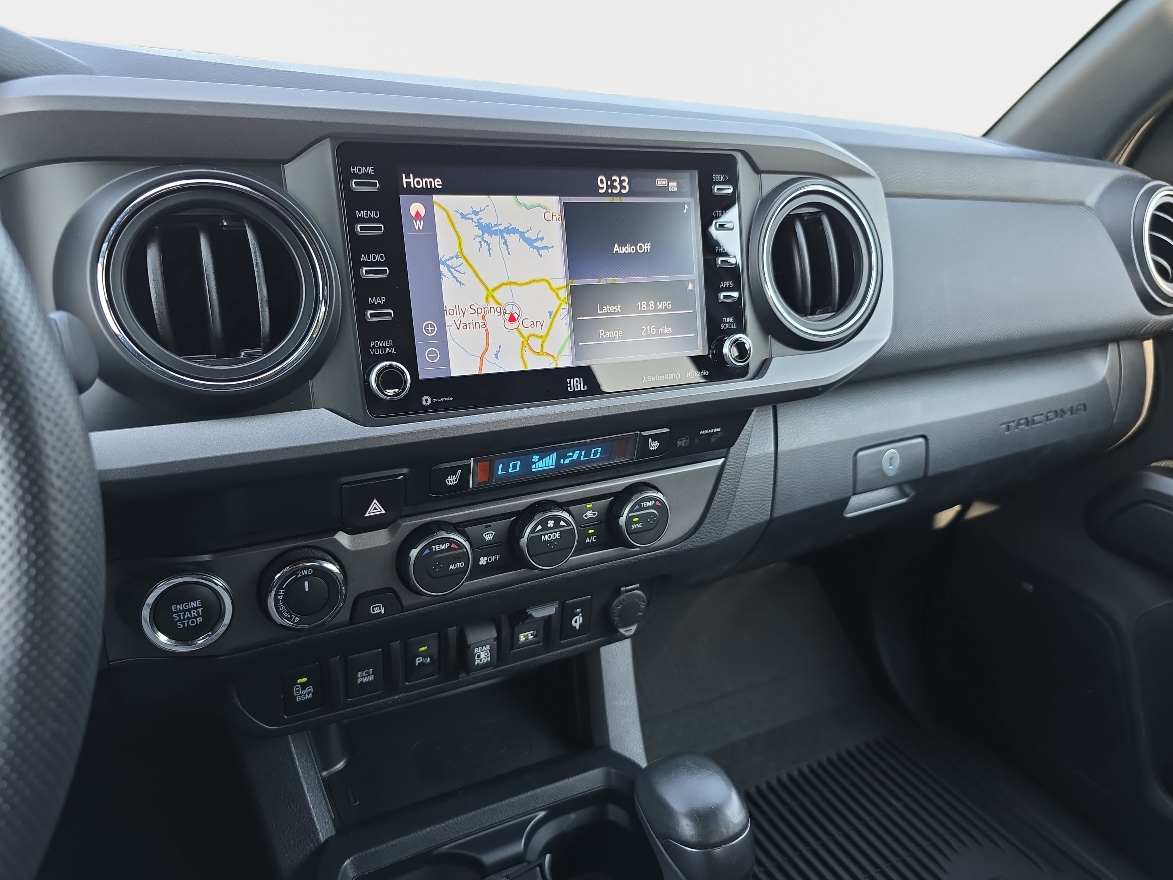 Used 2023 Toyota Tacoma TRD Sport w/ TRD Premium Sport Package AWD/4WD image 19