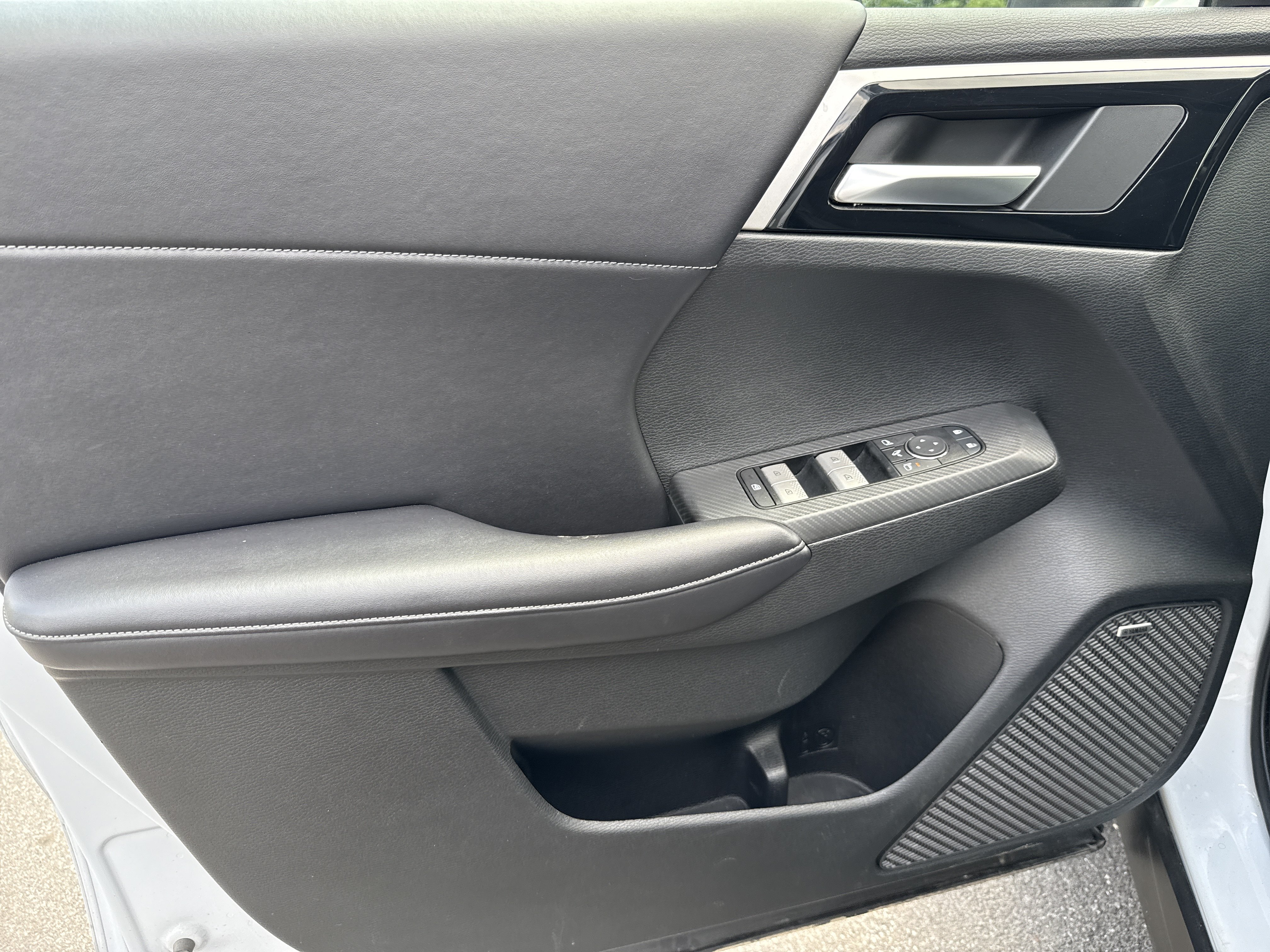 Used 2025 Mitsubishi Outlander SE AWD/4WD image 16