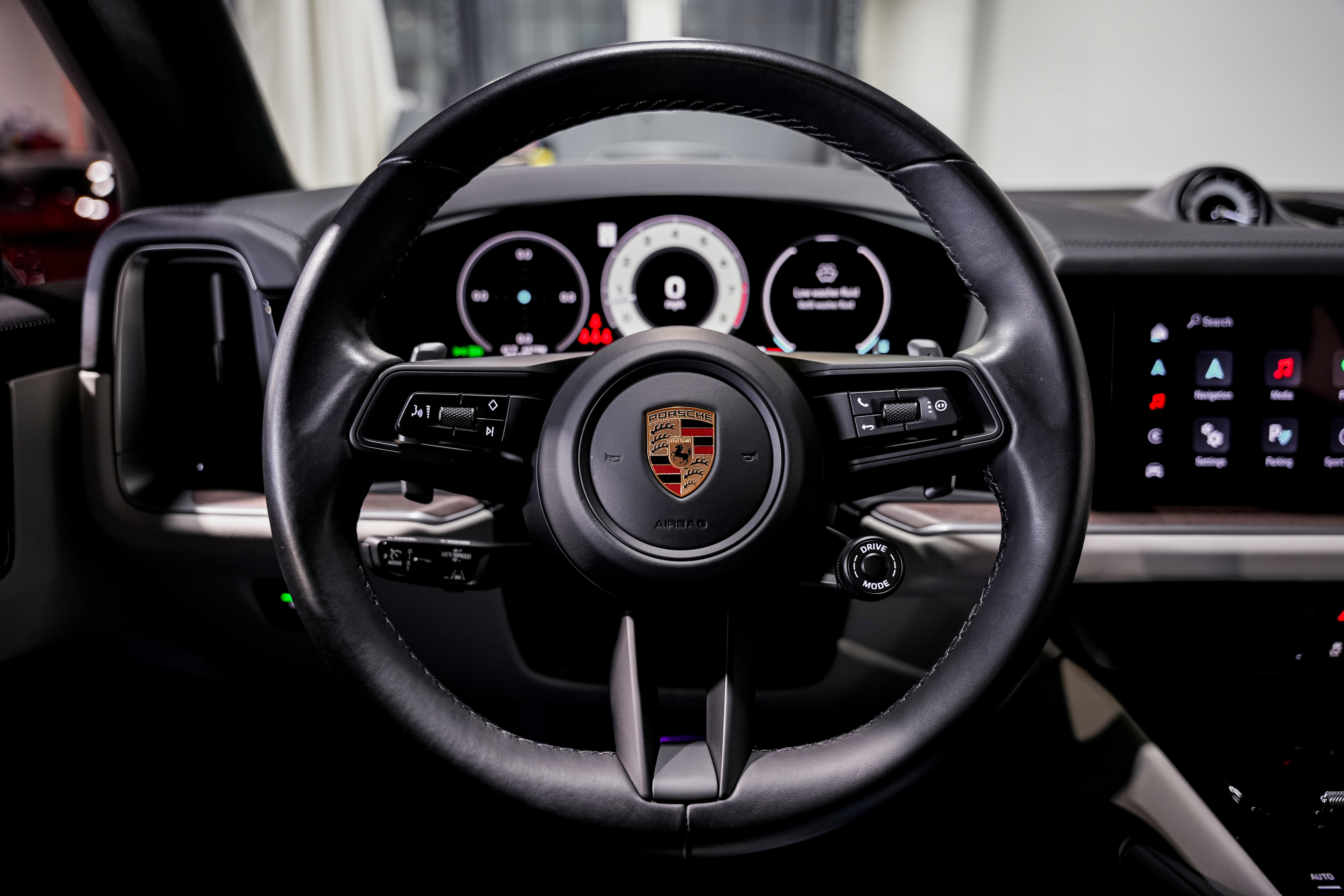 Used 2024 Porsche Cayenne S image 11