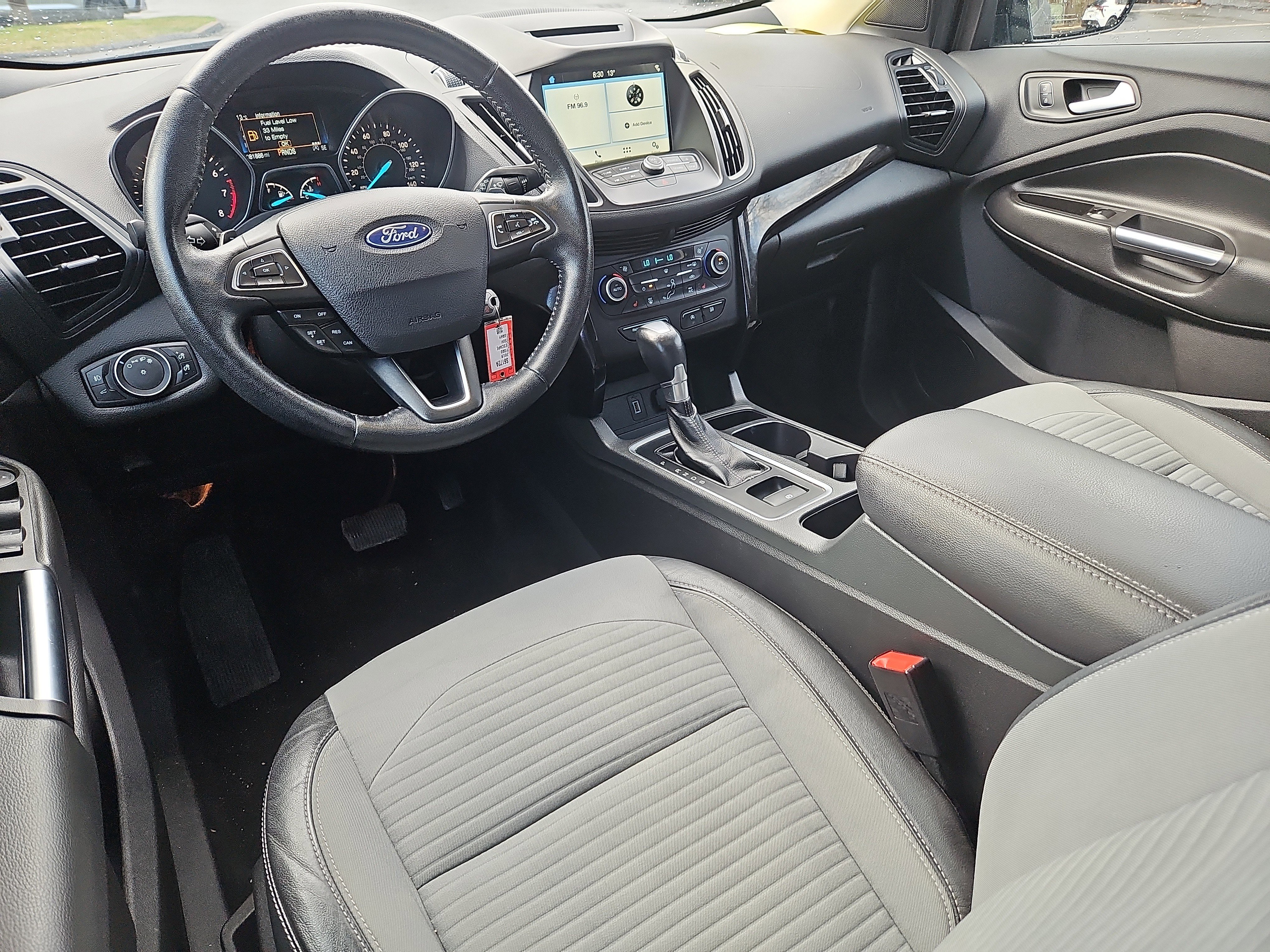 Used 2018 Ford Escape SE w/ SE Sport Appearance Package image 3